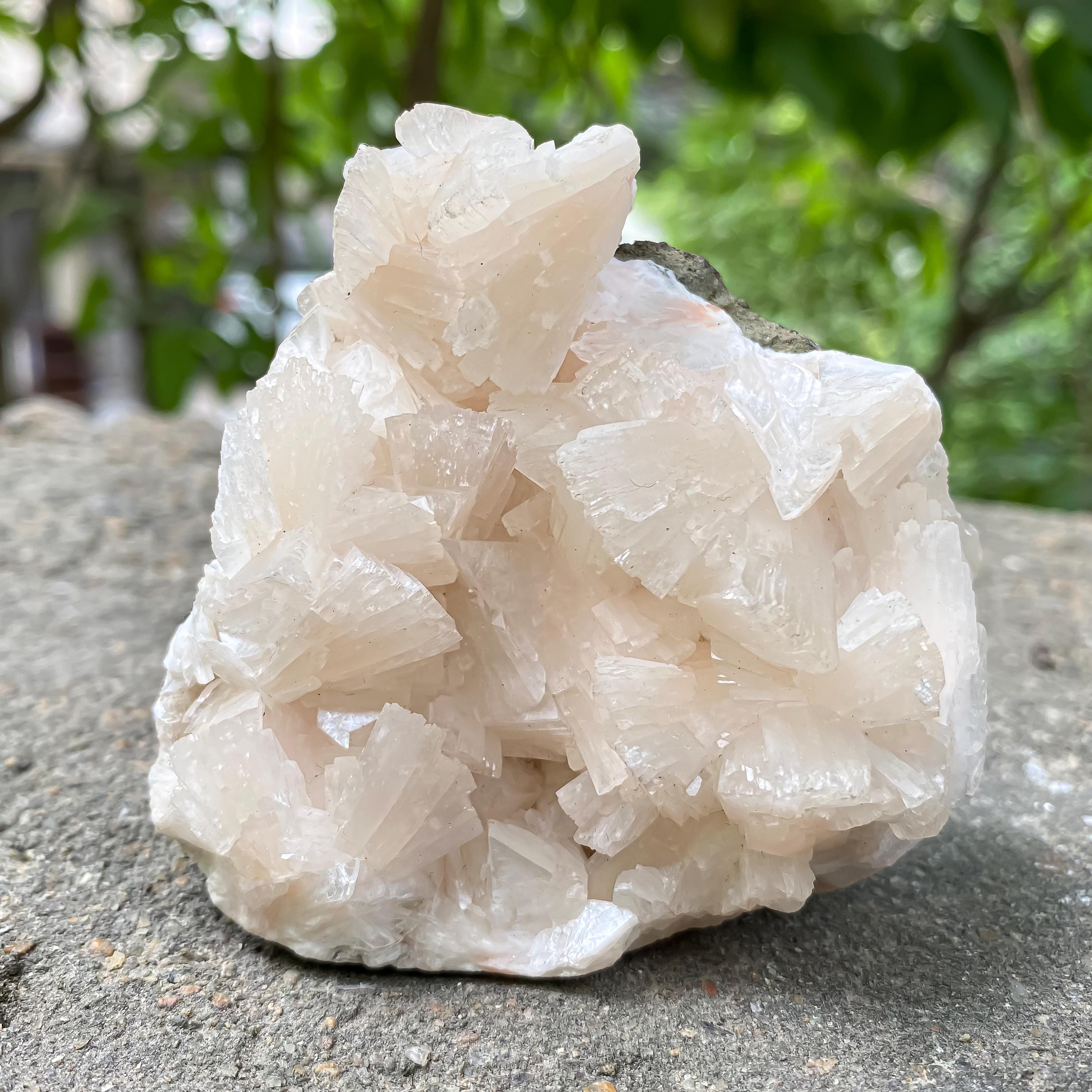 Natural Stilbite Apophyllite Geode Cluster: Reiki Healing Crystal 190gn