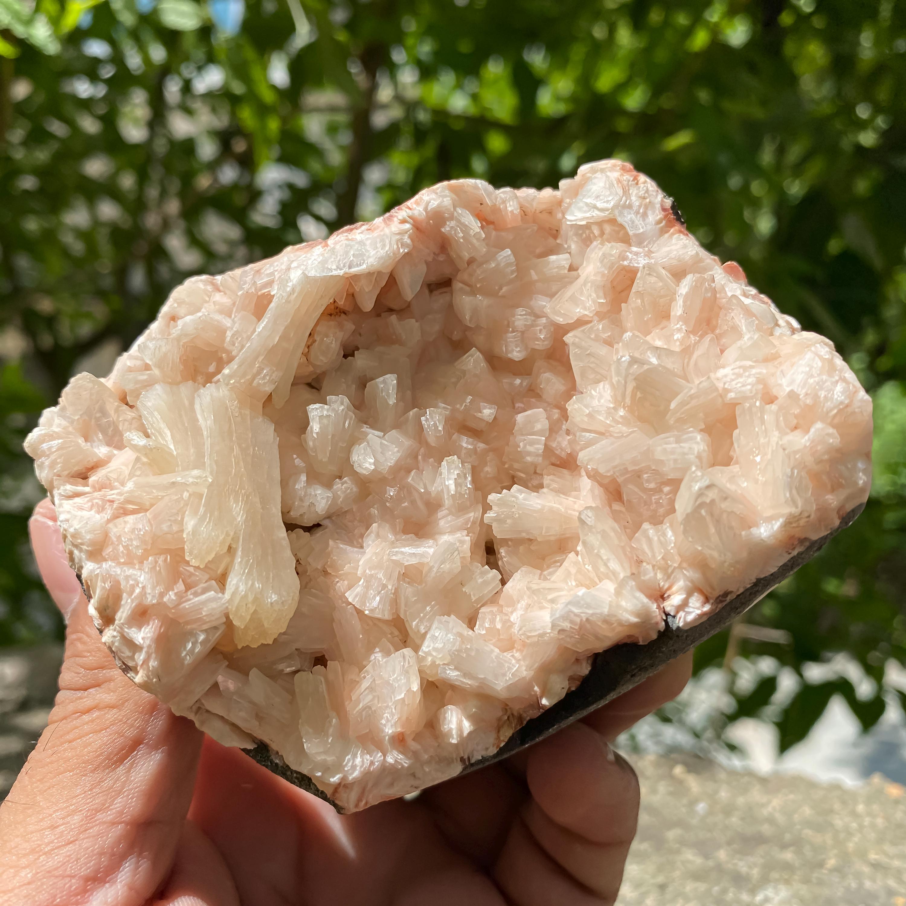 Natural Stillbite Apophyllite Geode Crystal Cluster for Healing, 520gm Meditation & Home Decor Gifts