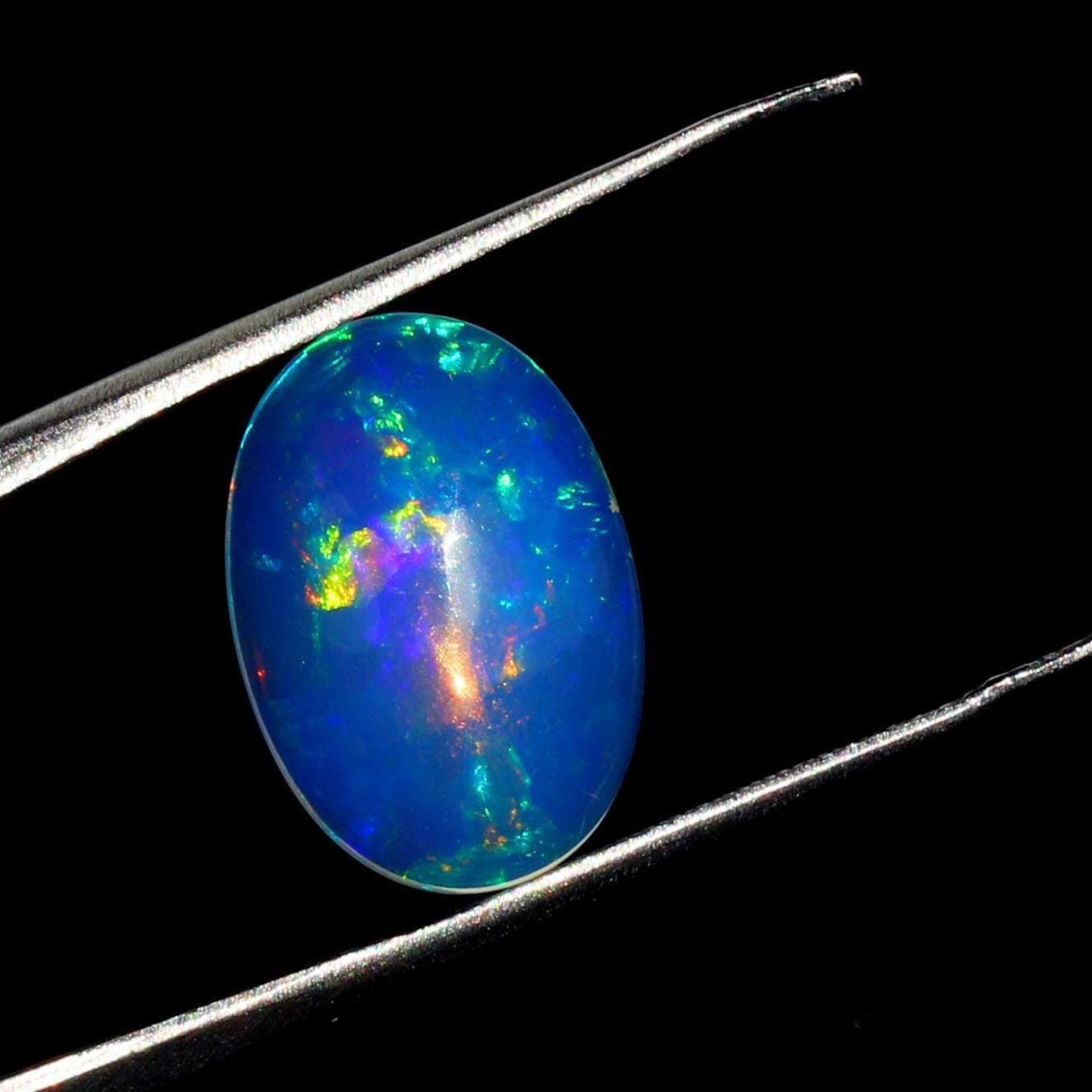 Ethiopian Welo Opal Cabochon: 16x11mm Oval Gemstone, Multi-Fire, 3 Cts